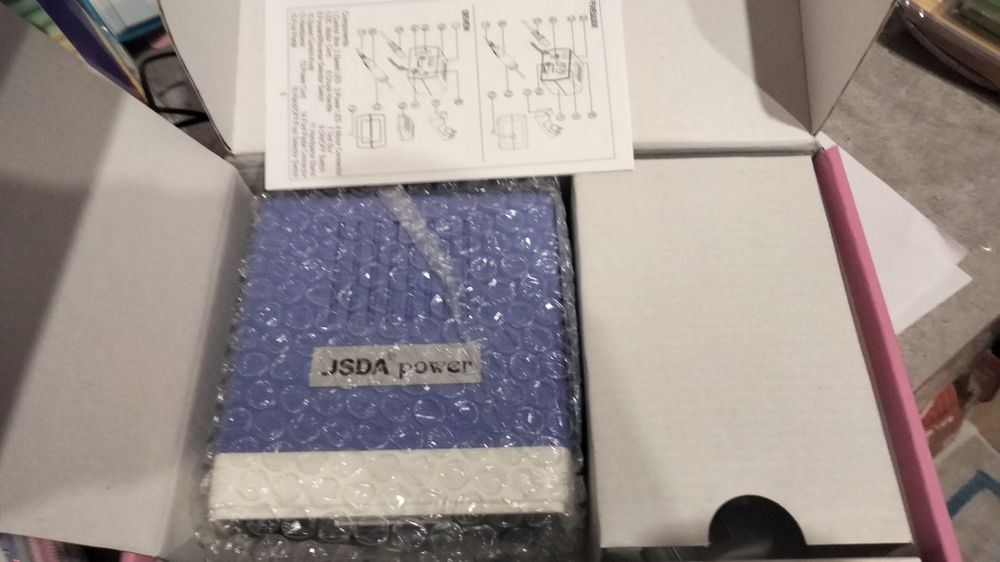 Продам аппарат для маникюра новый,лак,стразы тоже новые по низкой цене