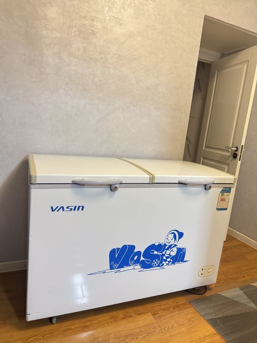 Морозильник бу.  328 литр