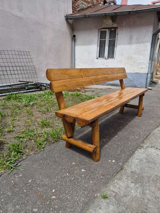 Vand masa și banci din lemn masiv