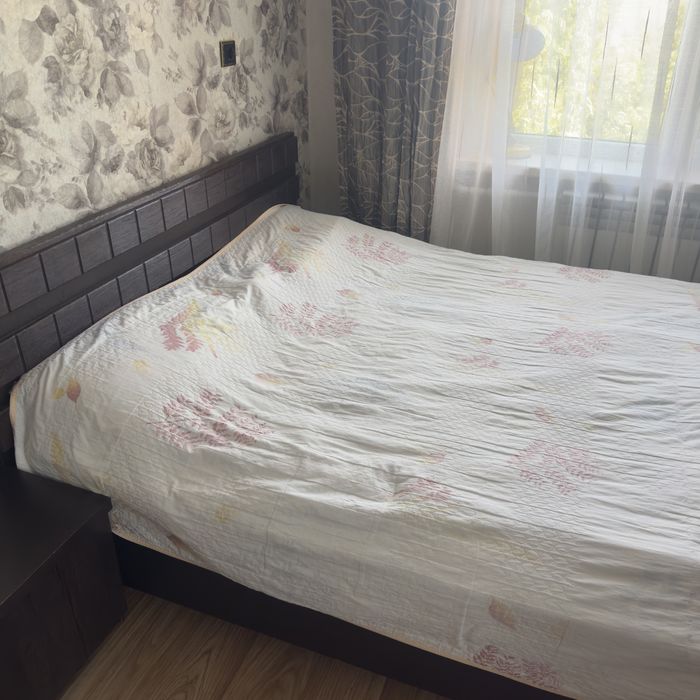 Продам спальный гарнитур
