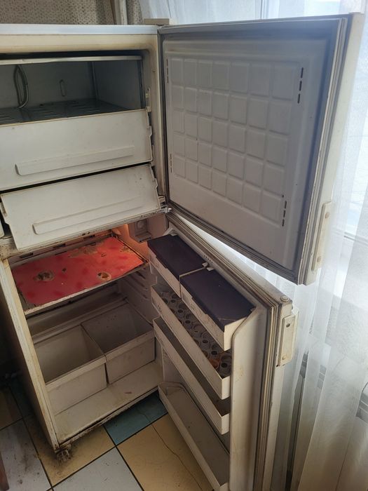 Холодильник бу,в рабочем состоянии