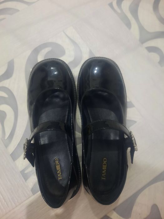 Милые лоферы и белые кросовки