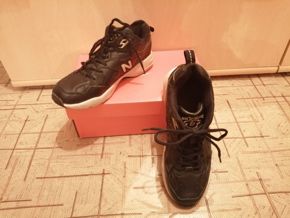 Кроссовки осенние