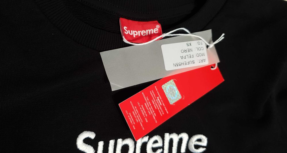 SUPREME чисто нов суичър