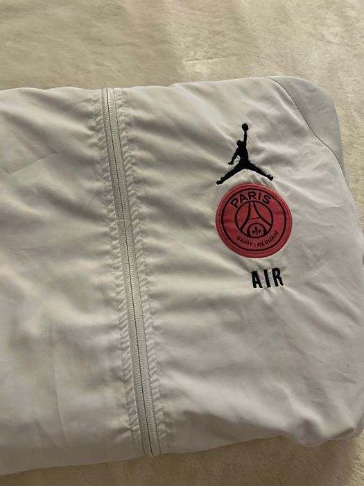 Geacă Nike Jordan x PSG originală – albă – stare foarte bună