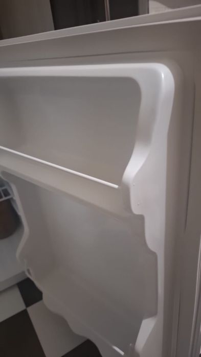 Холодильник,бирюса