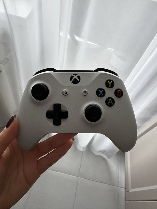 Vand maneta originala pentru xbox one