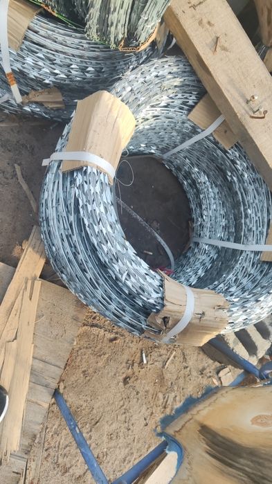 Продам колючую проволоку