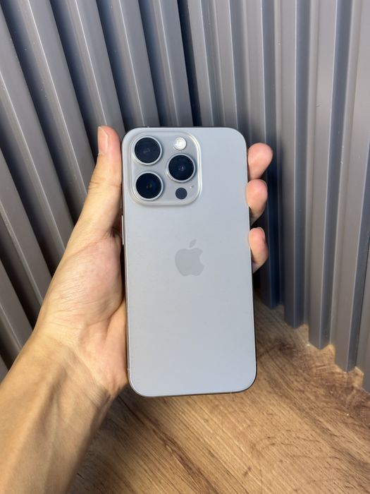 Iphone 15 pro 84% 256 GB