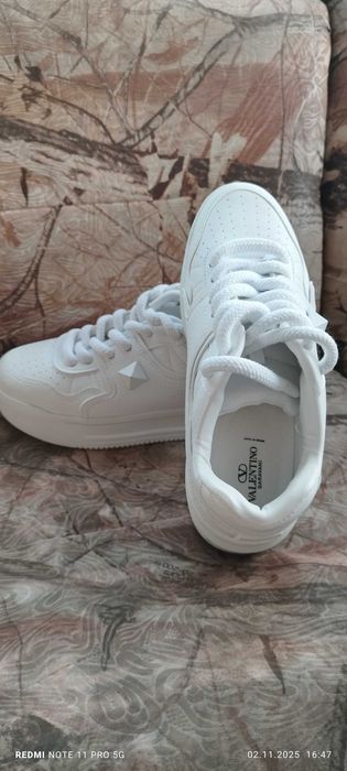 Нови оригинални маратонки Valentino Garavani