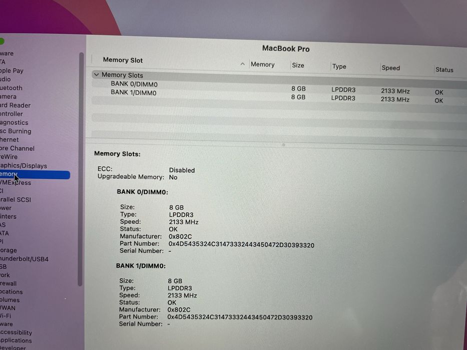 MacBook Pro 2017 - cu media Bar