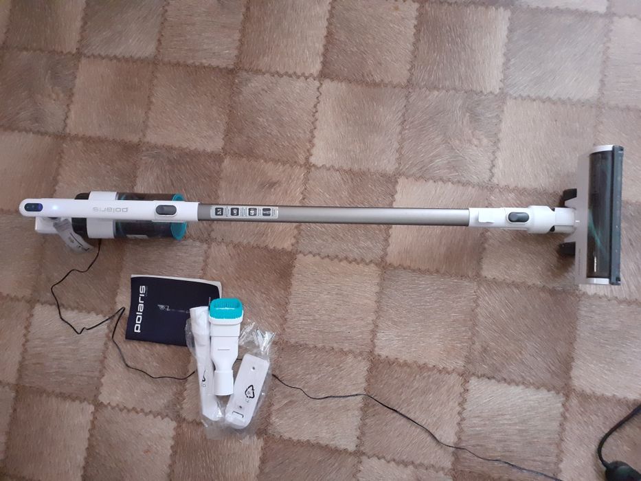 Пылесос вертикальный