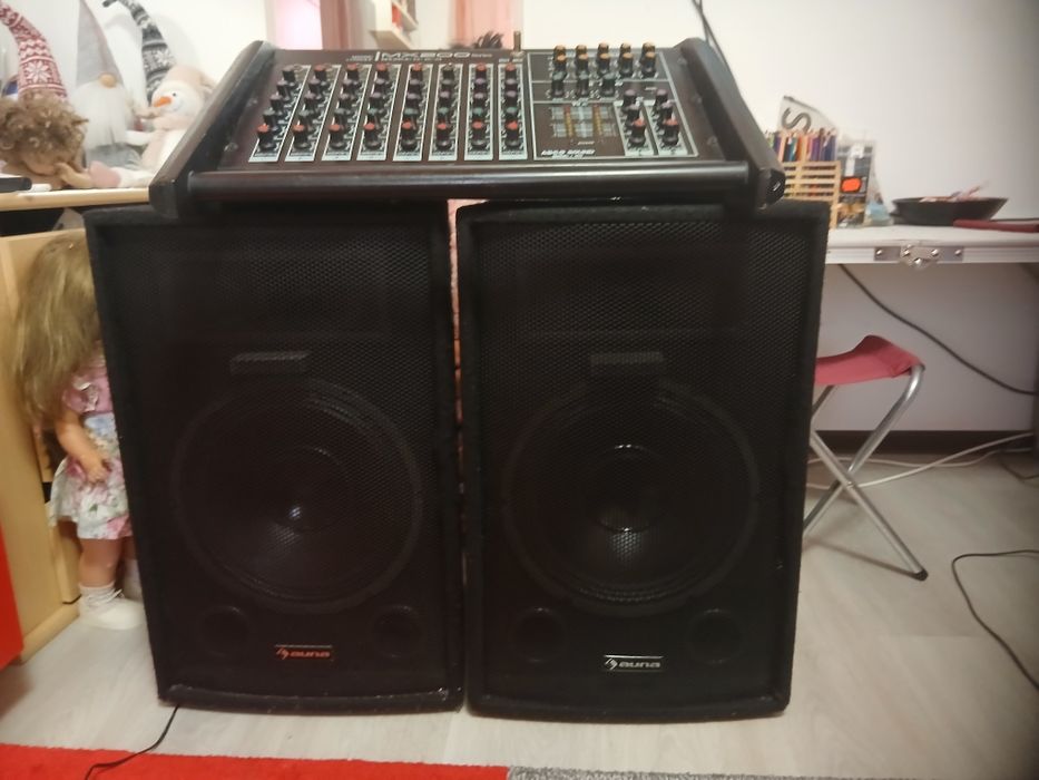 Boxe plus  stație  doar vânzare nu schimb