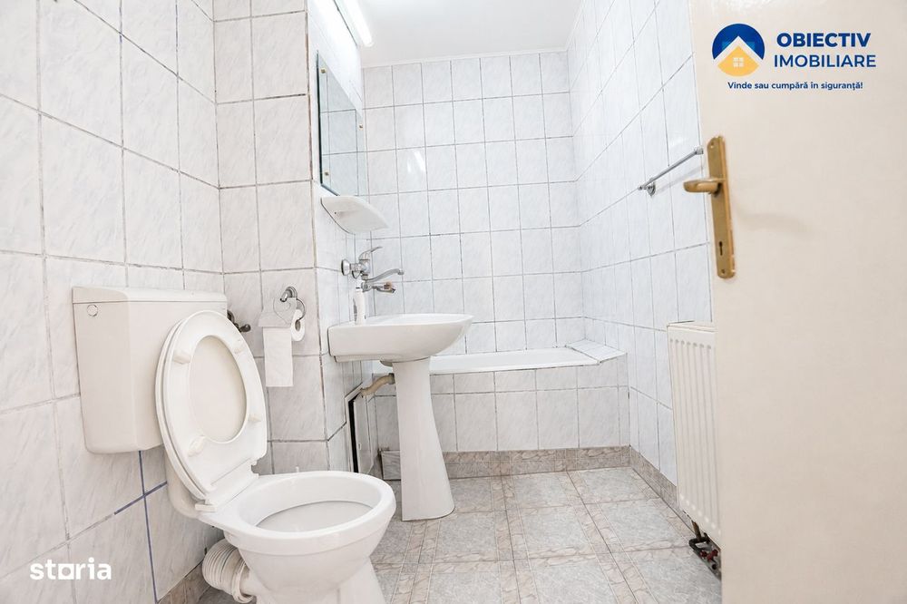 Apartament 4 camere , centru , etaj 1