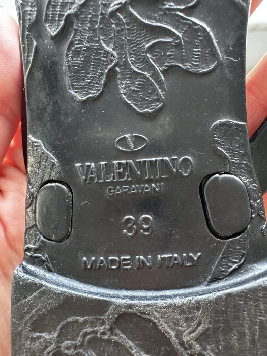 Slapi Valentino Garavani