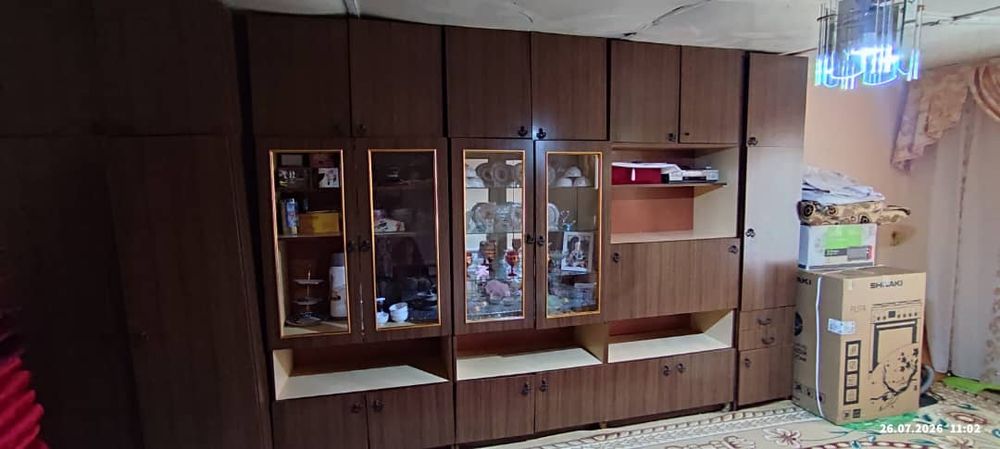 Срочно продам стенку Российская
