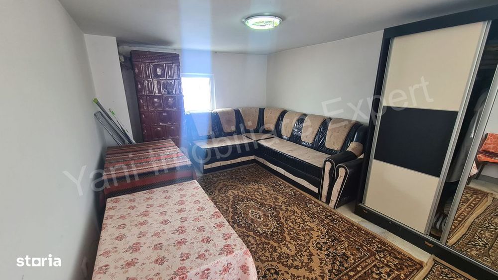 Casă de vânzare în comuna Valea Iașului, județ Argeș.