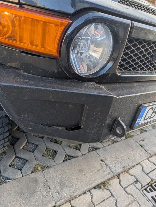 FJ cruiser Toyota на части . Броня и фарове