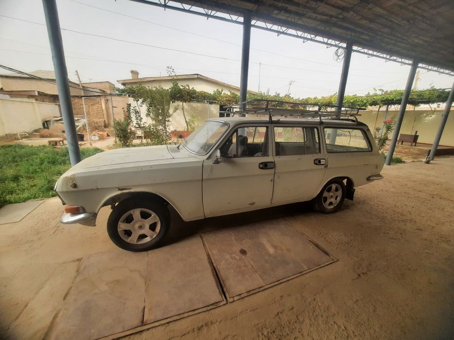 Volga 24 02 furgon sotiladi. Pritsepi ham bor.