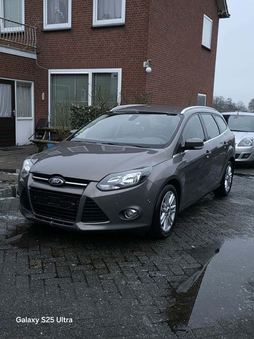 Vând Ford focus 2013