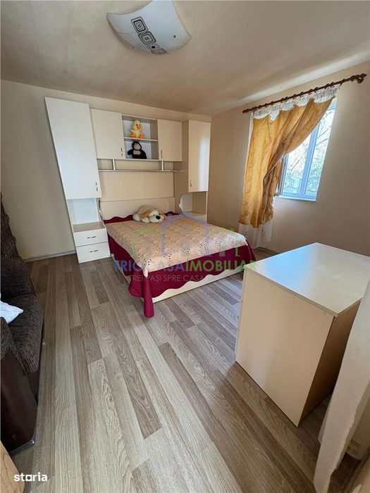 Casa si teren Pielesti