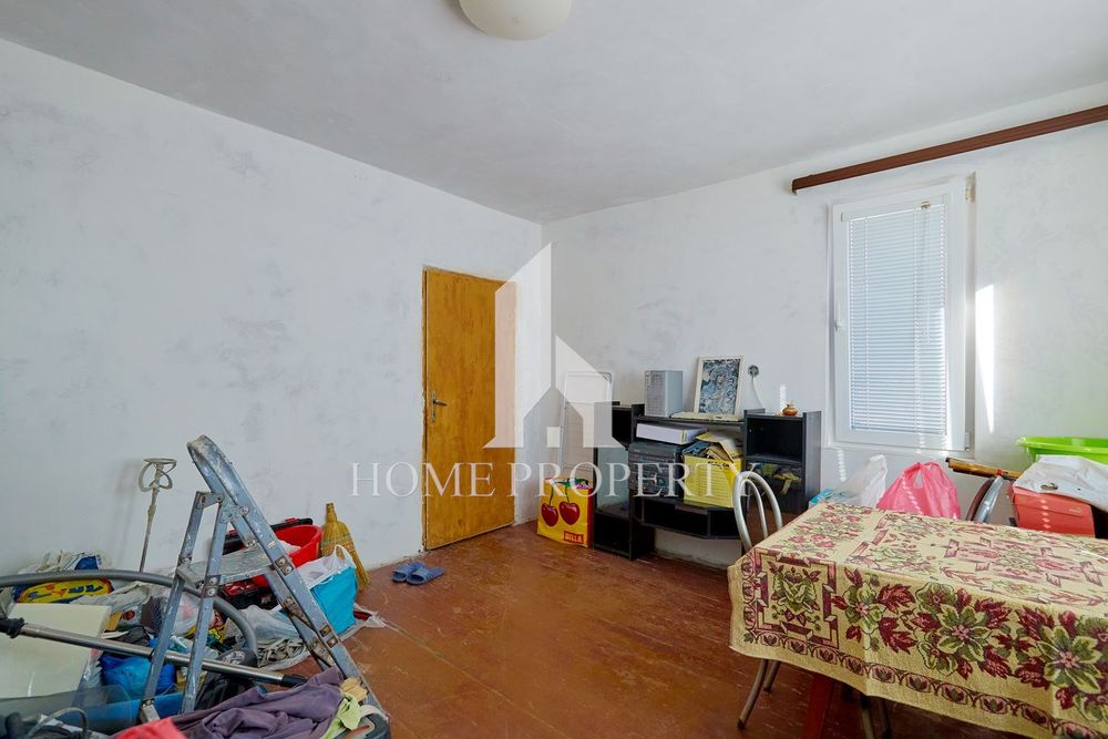 Къща в София, област-с.Петърч площ 75 цена 183000