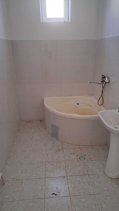 Namunali uy sotiladi 600m² gaz sevet suv hammasi bor urganch choʻlobod