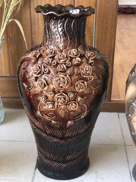 Продаю напольные декоративные вазы