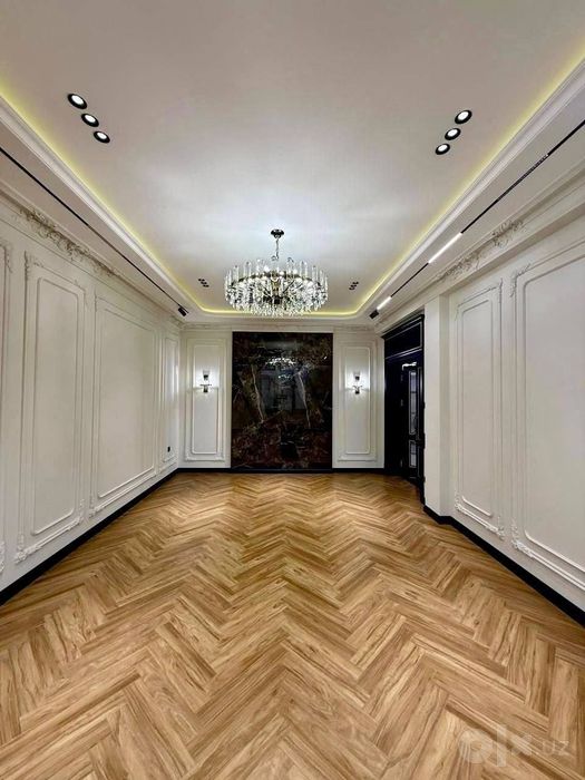 Продам евро дом Циалковском 3,9 соток 8 комнат  3 уровня 600м2