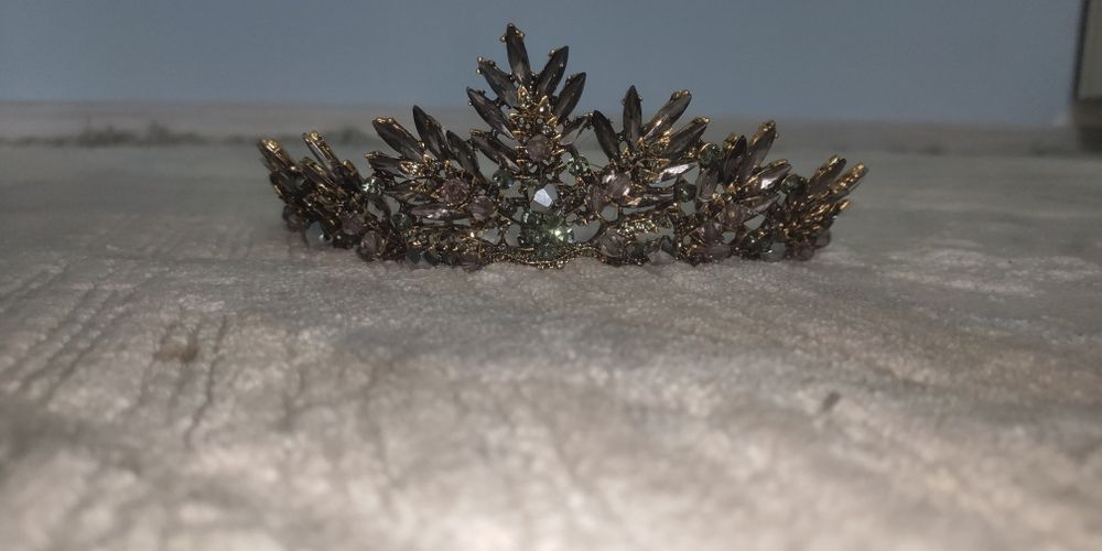 Корона.                .