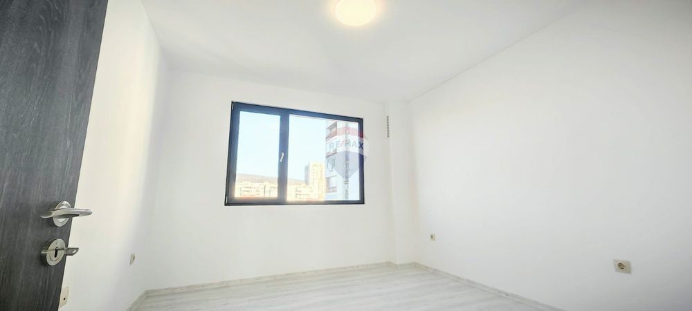 Продава се Тристаен апартамент в Варна, Младост 2 - 60 кв.м за 1189 €/кв.м - Снимка #6