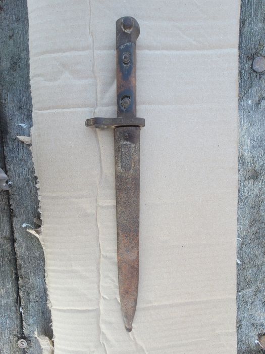 Baioneta germană primul război mondial și lampă folosita în mină Elba