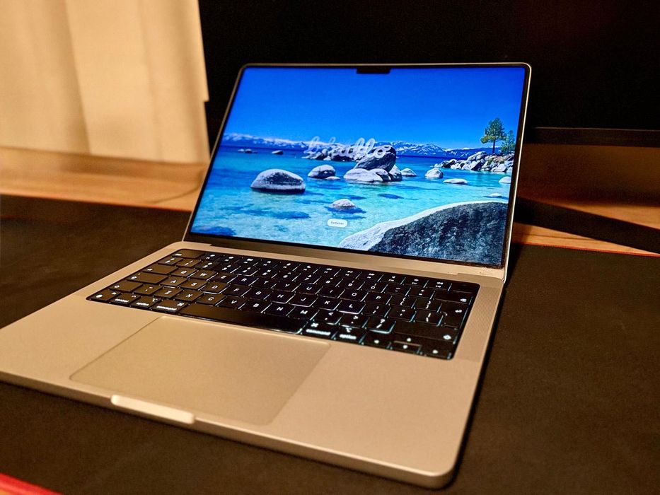Лаптоп Apple MacBook Pro M1 Pro 14 2021. Перфектен.
