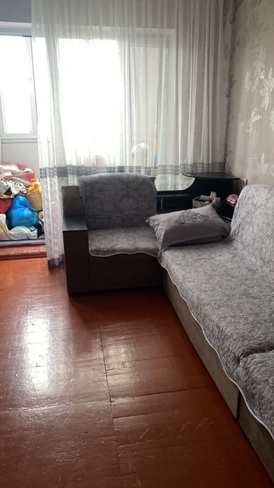 Диван полуновый.