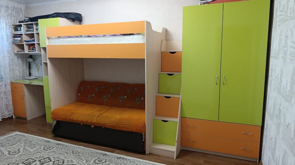 Продам кровать диван и лестницу, матрац