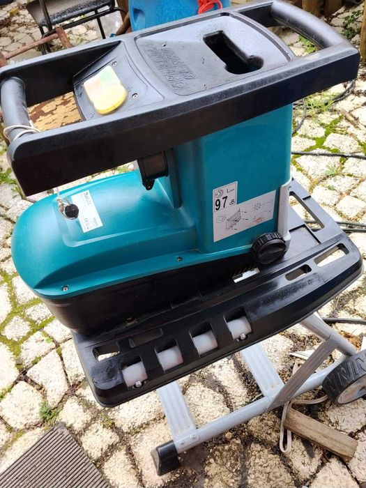 Дробилка Makita UD 2500