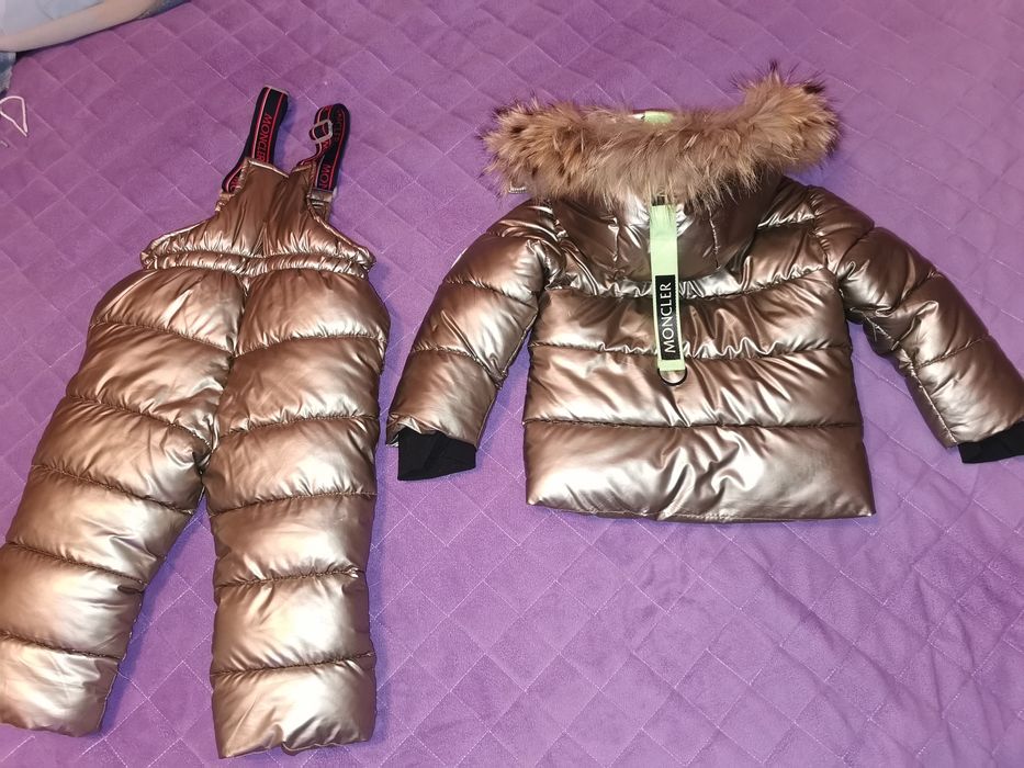 Продам комбинезон детский "MONCLER"