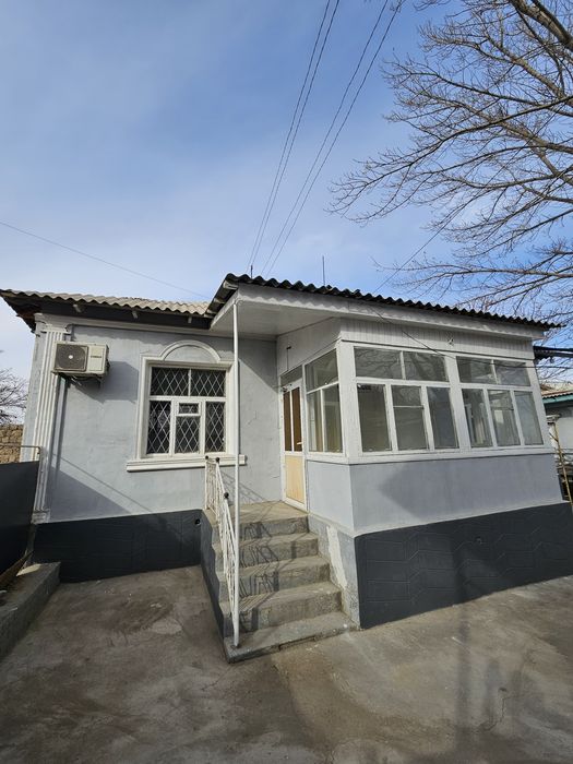 Продаётся дом с времянкой