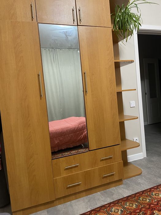 Продам  шкаф для спальни