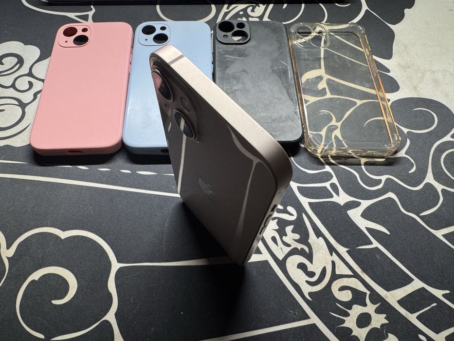 iPhone 13 - розовый