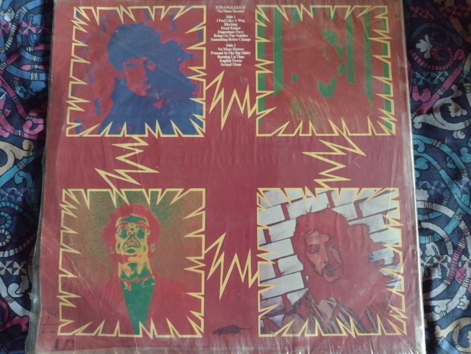 Продавам грамофонна плоча на the stranglers