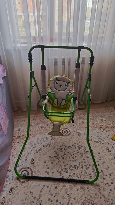 Продам качели комнатные