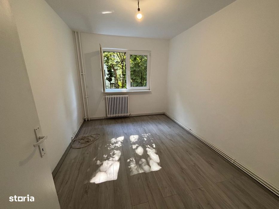 Vand apartament 2 camere Manastur