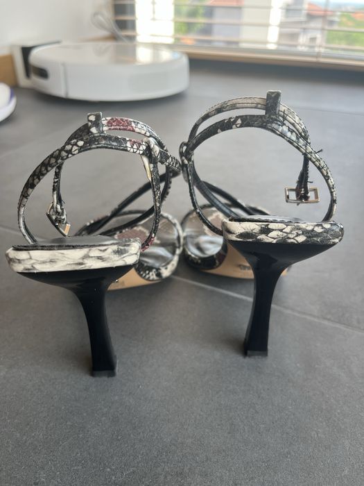 Сандали 37 номер