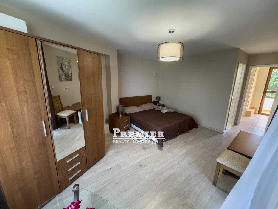 Продава се напълно оборудвана и обзаведена двуетажна къща