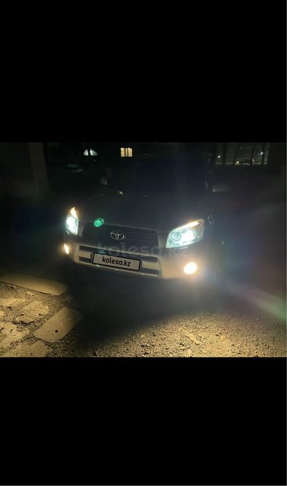 Рав 4  2006 год.