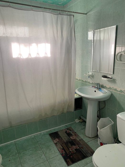 Yunusobod 18- kvartal 3 xona g'ishtli uy srochna sotiladi