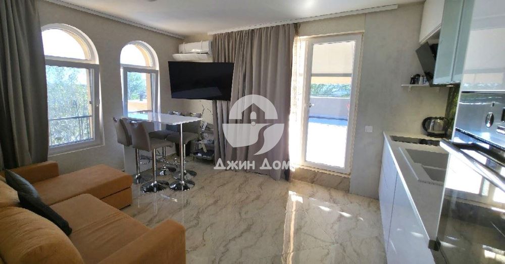 Продава се Тристаен апартамент в к.к. Слънчев бряг - 120 кв.м за 917 €/кв.м - Снимка #2