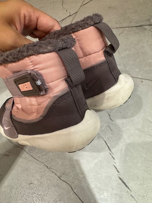 Продавам детски ботуши