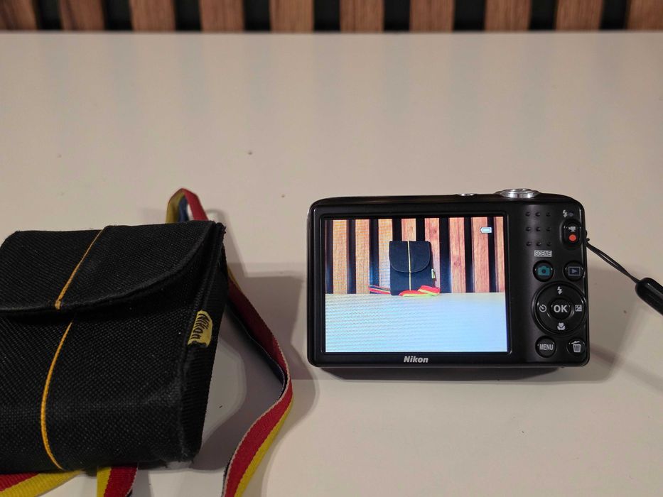 Y2K Aparat foto digital compact Nikon Coolpix L25 10.1MP 5x Zoom